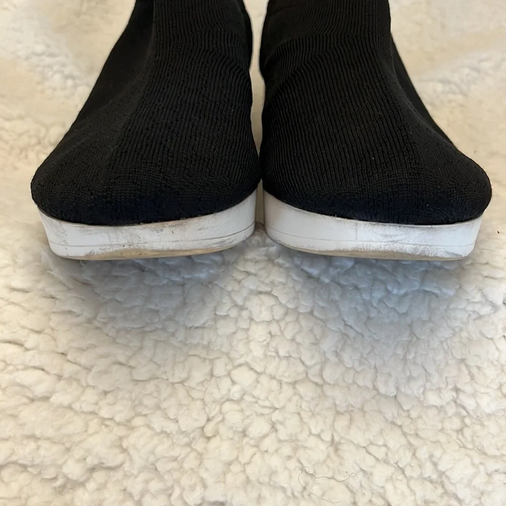 EUC DKNY slip on wedge sneaker shoes